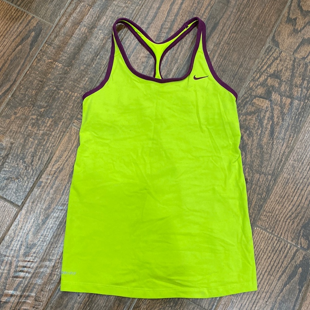 Nike dri-fit tank top with built in bra
